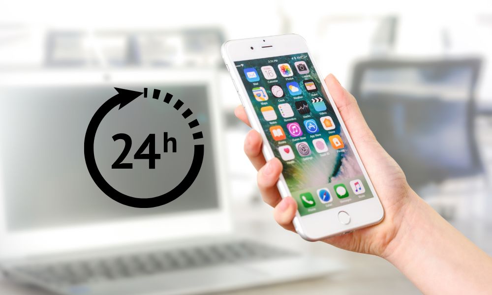 スマホからCaSyの家事代行を簡単に予約している様子。24時間いつでも予約・変更可能。