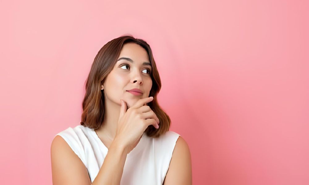 他のママはどうしているか、考える女性